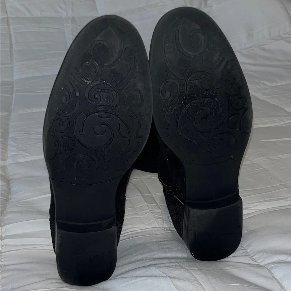 Elegant Black Knee-High Women's Boots -zip up - wide calf - Picture 2 of 3